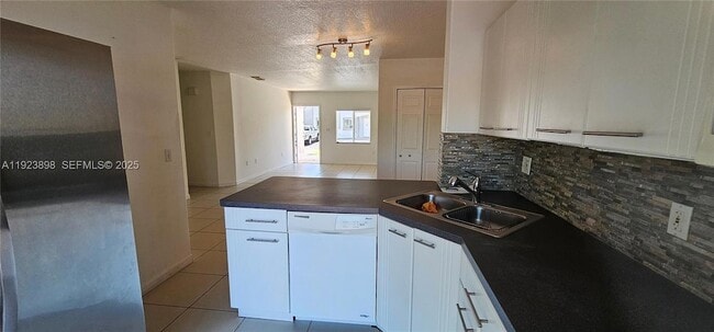 Building Photo - 5675 NW 109th Ave