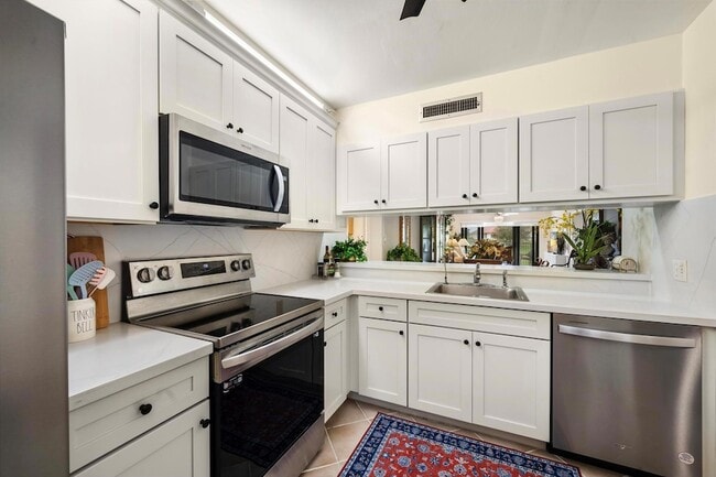 Building Photo - 601 Seafarer Cir