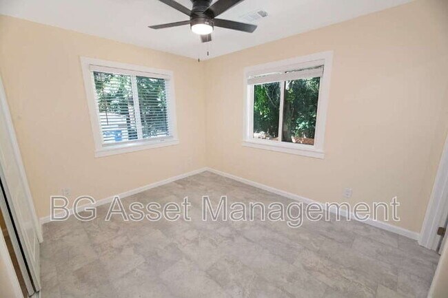 Building Photo - 2807 Sabral Cir
