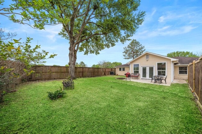 Building Photo - 5802 Effingham Dr