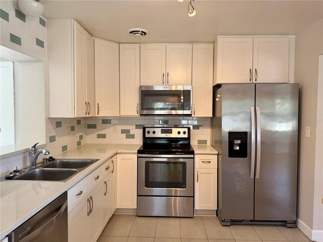 Building Photo - 2801 Nancy St