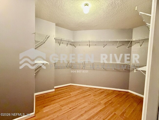 Building Photo - 1462 Scenic Oaks Dr