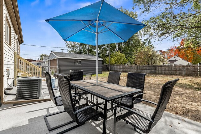 Building Photo - 14926 E 10 Mile Rd