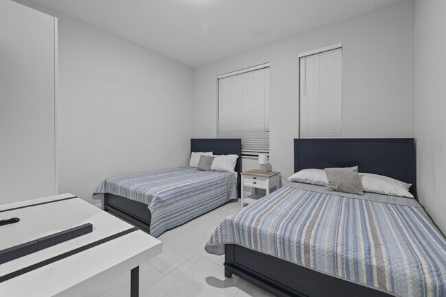 Building Photo - 2906 65th St W