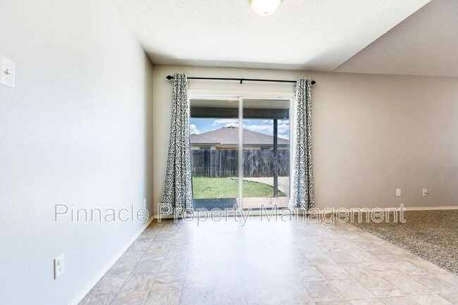 Building Photo - 1222 Elmo Ln