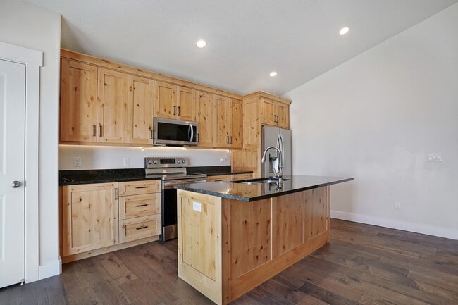 Building Photo - 336 Destiny Wy