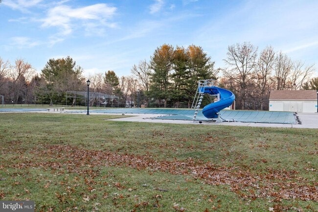 Building Photo - 387 Independence Dr