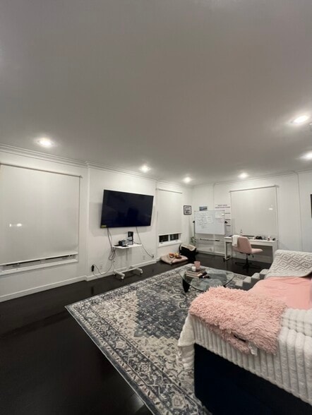 Building Photo - 1424 N Crescent Heights Blvd