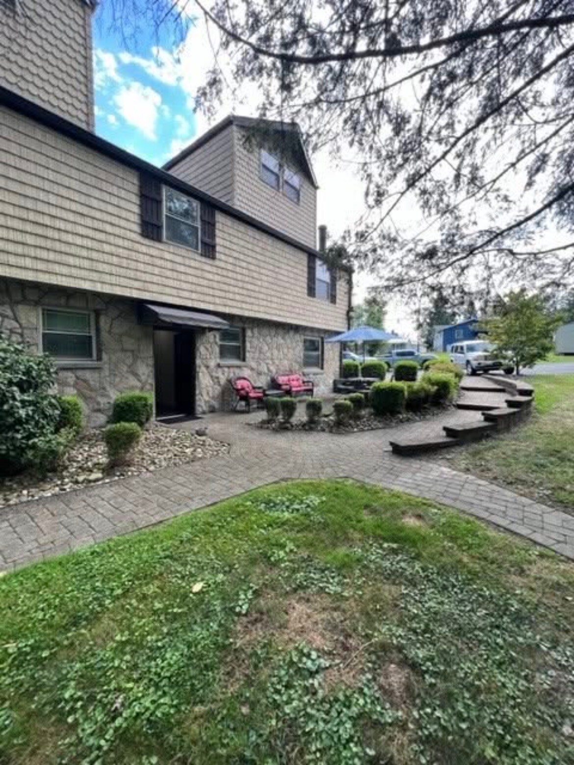 Building Photo - 1637 Otlahurst Dr