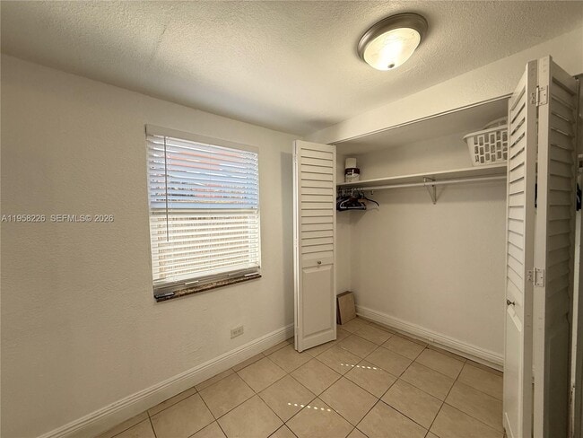 Building Photo - 2280 NE 136th St