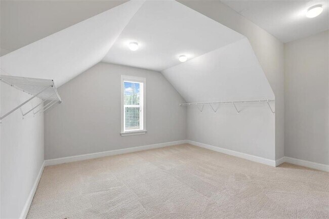 Building Photo - 204 Cardinal ln