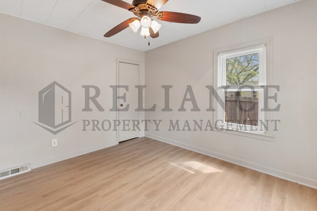 Building Photo - 2903 W Douglas Ave