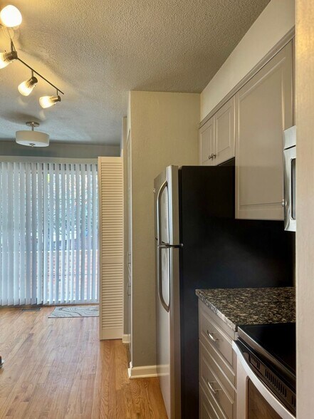 Building Photo - 13762 E Lehigh Ave