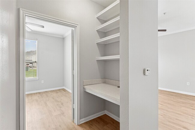 Building Photo - 14807 Woodland Hills Dr