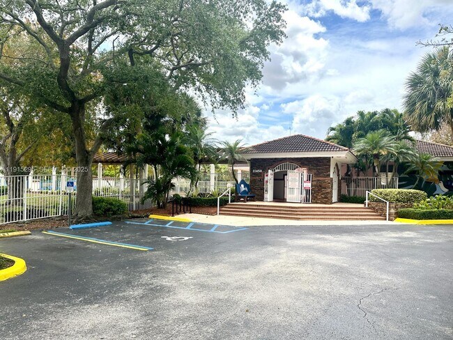 Building Photo - 9712 Hammocks Blvd