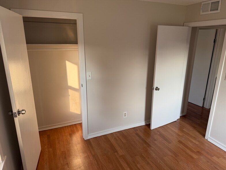 Building Photo - 8 Higbie Dr