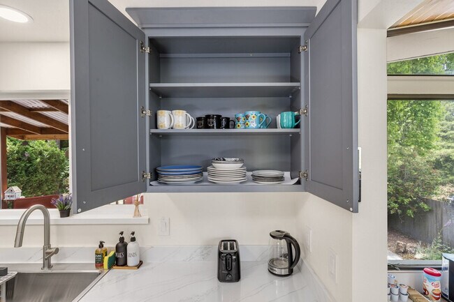 Building Photo - 12527 SE 52nd St