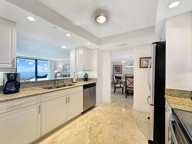 Building Photo - 3000 N Ocean Dr