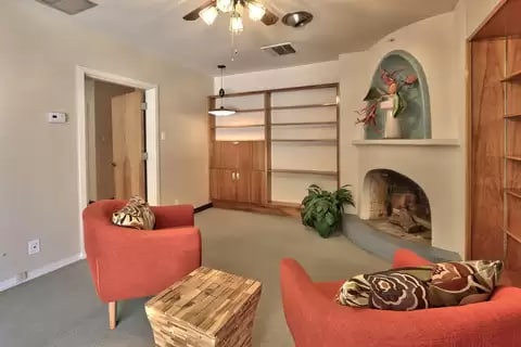 Building Photo - 713 Montclaire Dr NE