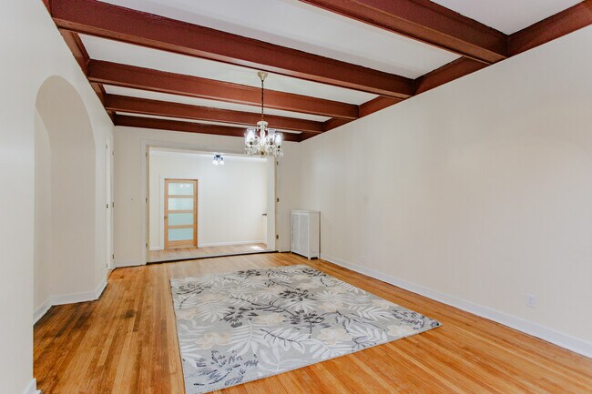 Building Photo - 5131 S Blackstone Ave