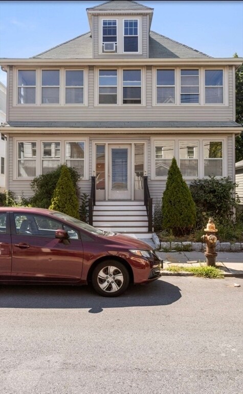 Building Photo - 92 Litchfield St