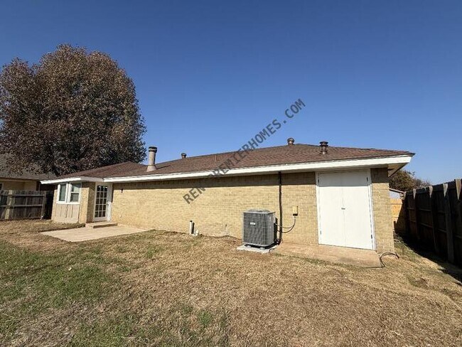 Building Photo - 8228 NW 90th Terrace