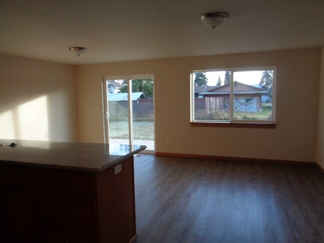 Building Photo - 524 Harrison St