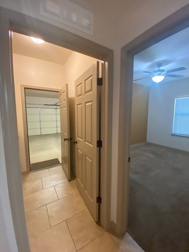 Building Photo - Beautiful 4 Bedroom, 3 Bathroom Home! Avai...