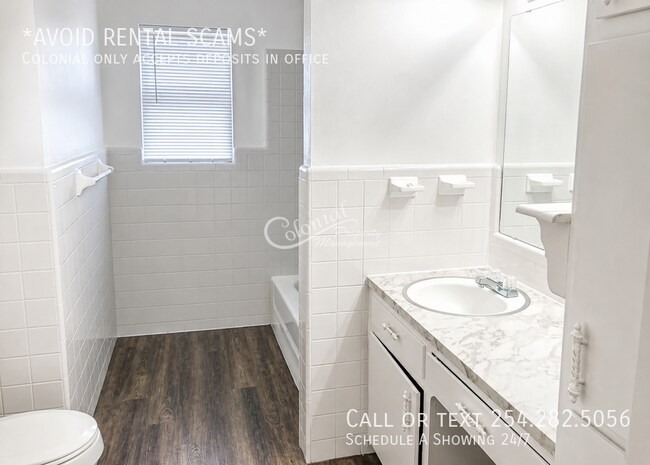 Building Photo - 926 Holly St