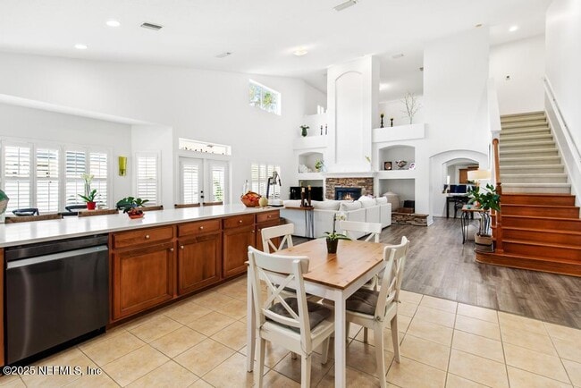 Building Photo - 3139 Ashgrove Rd