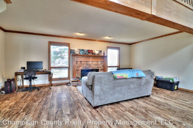 Building Photo - 3 br, 4 bath House - 5316 Trautlake Dr. S.