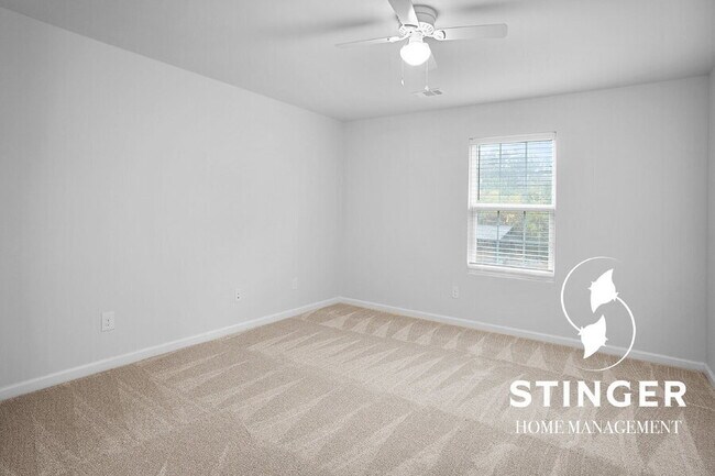 Building Photo - 108 Saluda Way