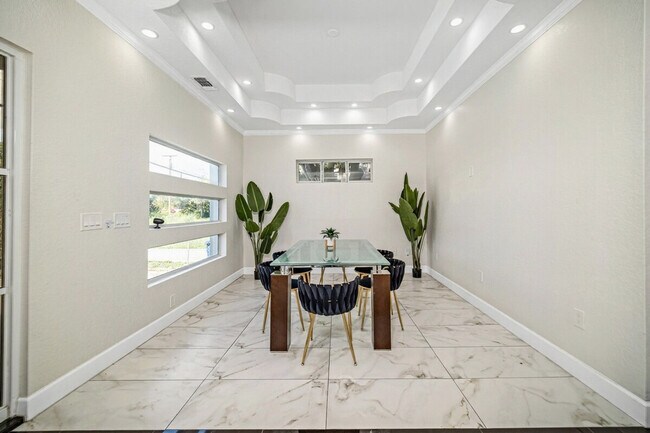 Building Photo - 219 Utah St