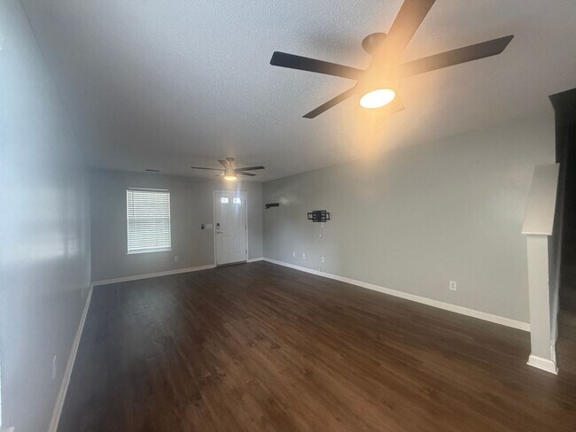 Building Photo - 1755 Polaris Dr