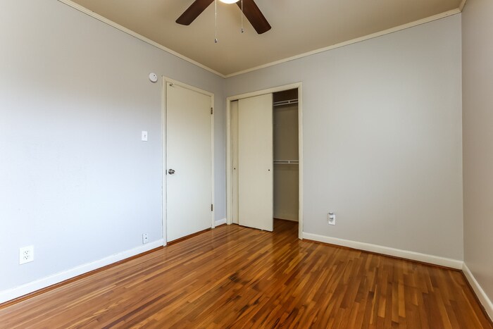 Building Photo - 612 Hall Dr