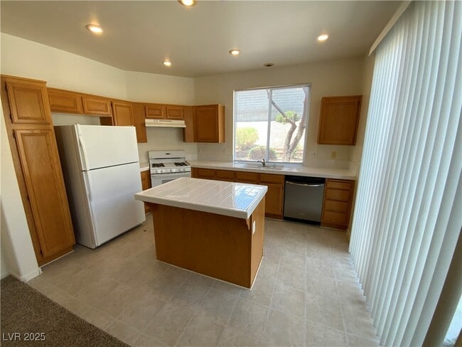 Building Photo - 413 Magnolia Arbor St