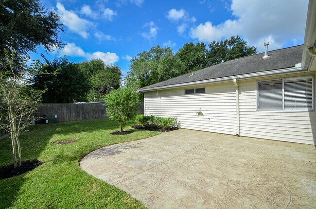 Building Photo - 1035 Western Meadows Dr