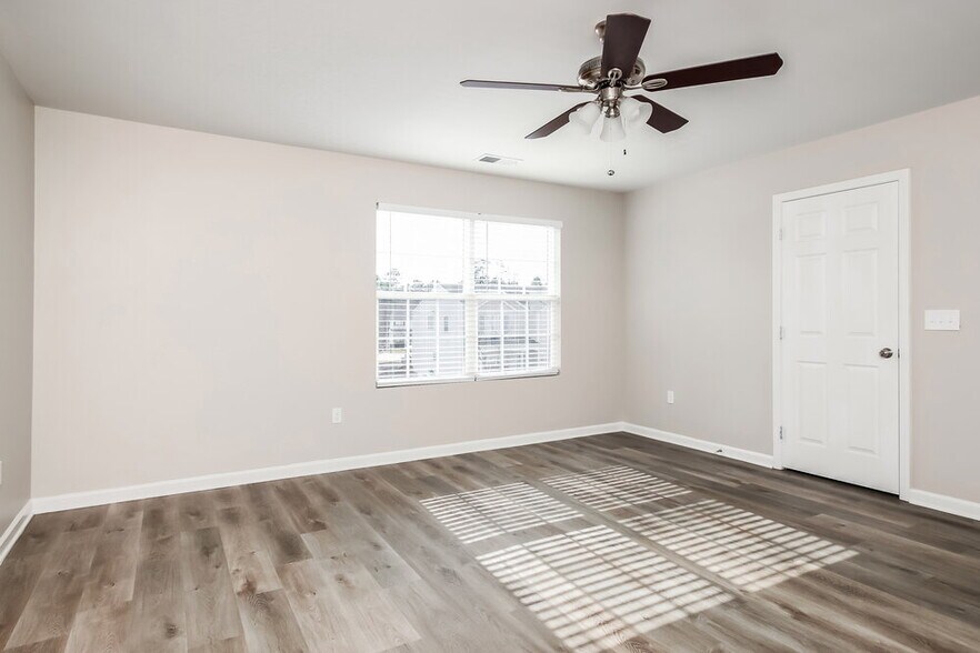 Building Photo - 806 Laurens Way