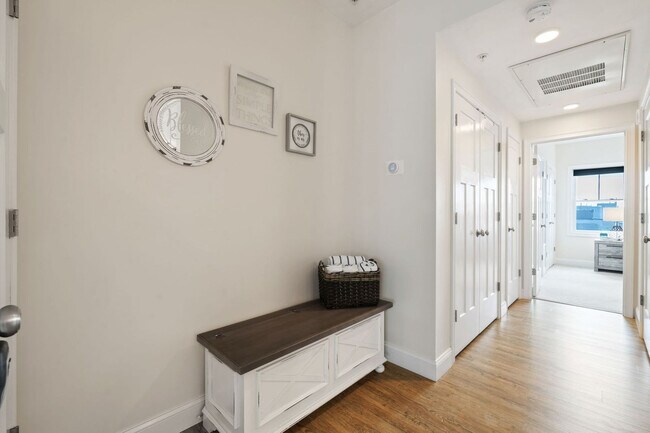 Building Photo - 128 Ashworth Ave