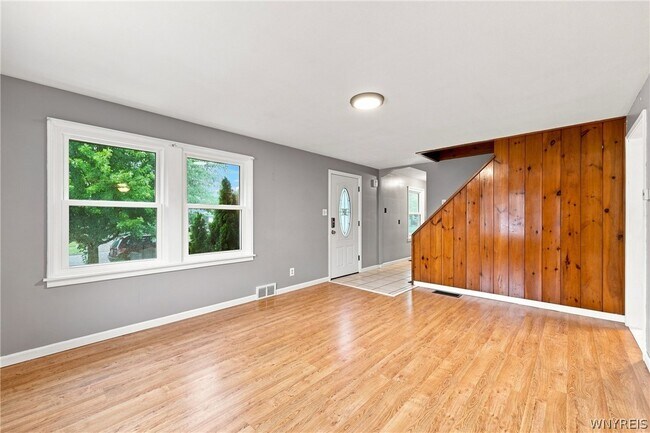 Building Photo - 4643 Patricia Dr