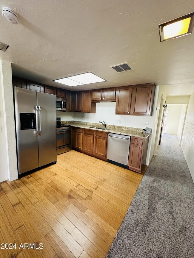 Building Photo - 6818 N 35th Ave