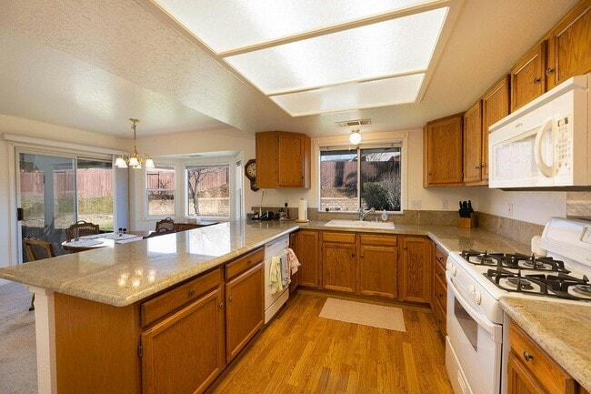 Building Photo - 2111 Sophy Pl