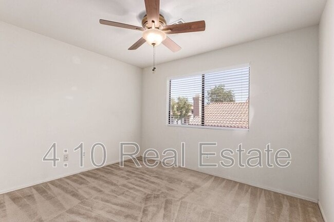 Building Photo - 1149 W Edgewater Dr