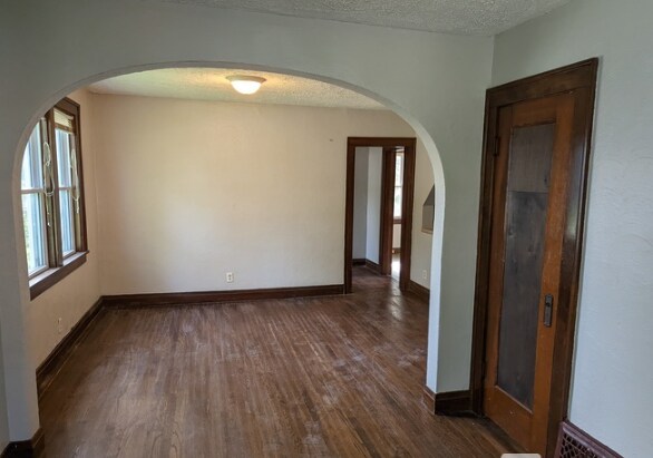 Building Photo - Newly Renovated 3-Bedroom Apartment in Michigan City - $1095
