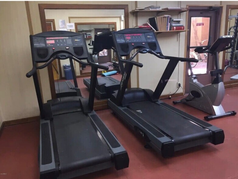 Building Photo - 3031 N Civic Center Plz