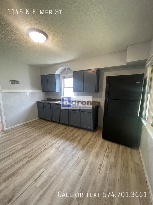 Building Photo - 1145 N Elmer St