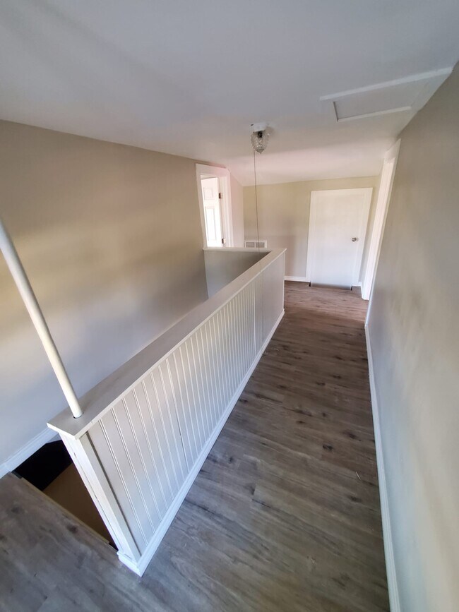 Building Photo - 5619 Kemp Blvd