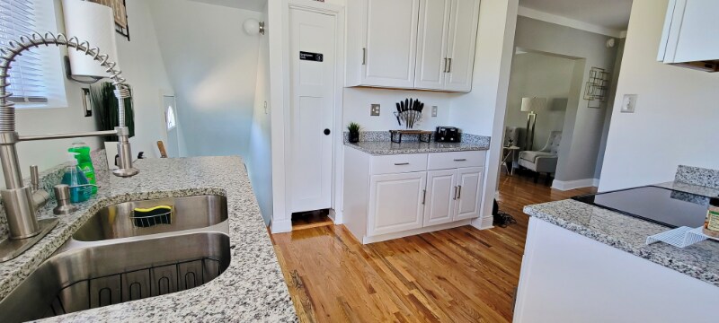 Building Photo - 708 Vermont St