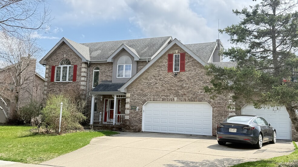 Building Photo - 701 Ondossagon Way