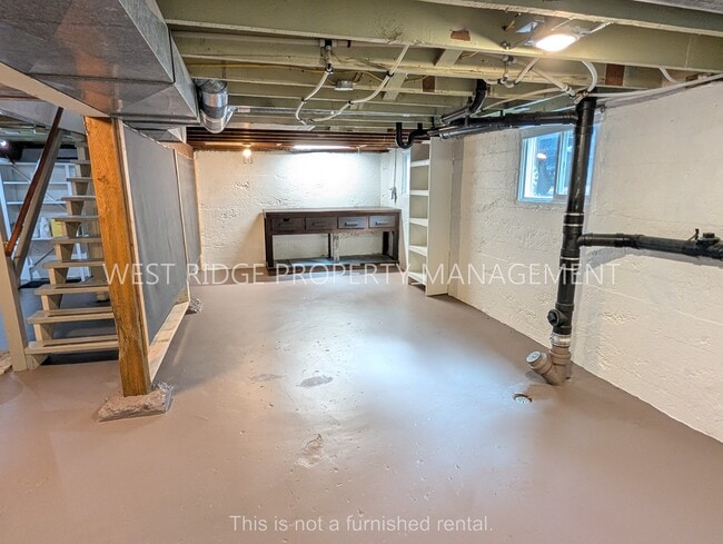 Building Photo - 3934 SE 33rd Pl